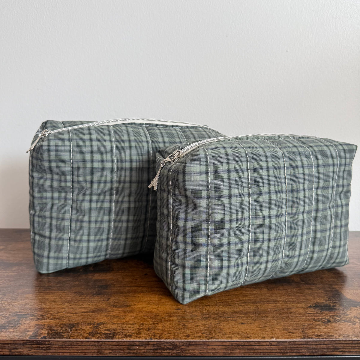 Trousse de toilette matelassée – Carreaux vert sauge