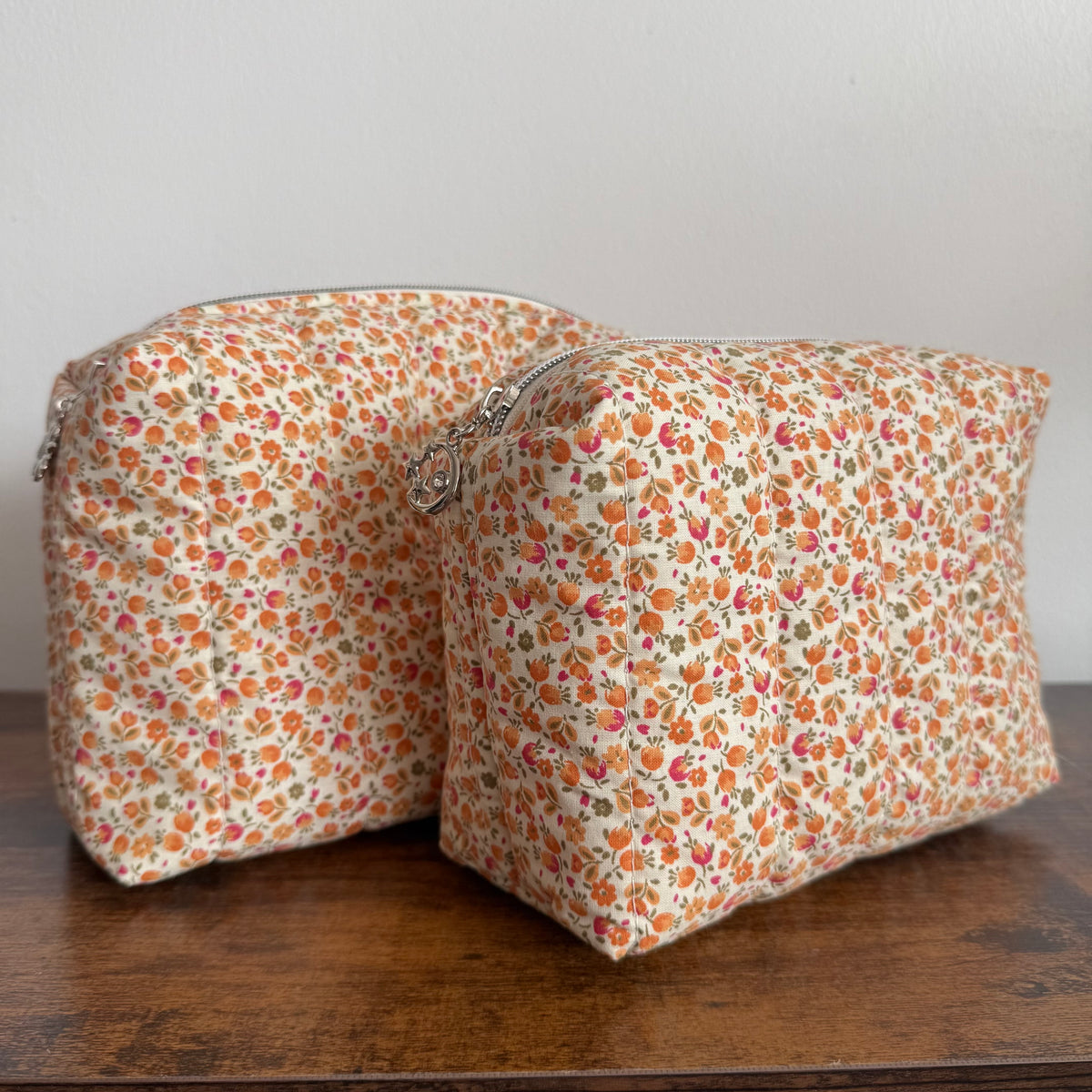 Trousse de toilette matelassée – Fleurs d'abricot