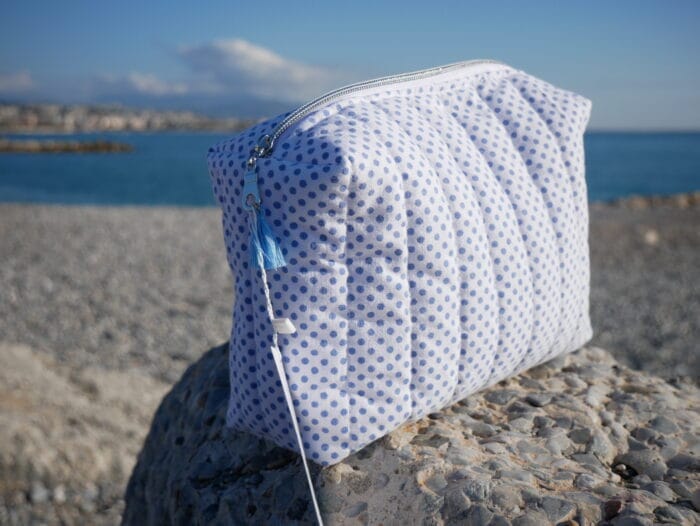 Trousse de toilette à pois