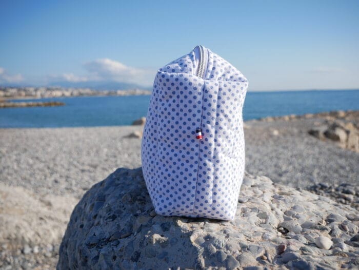 Trousse de toilette à pois