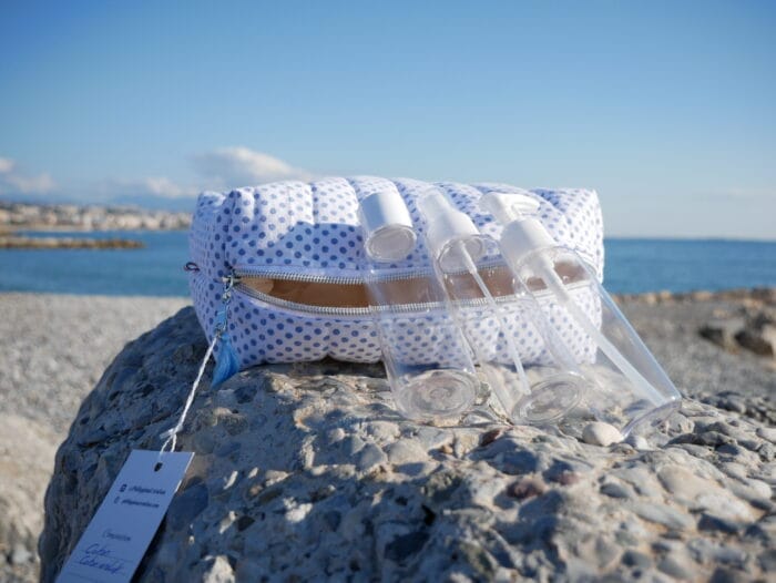 Trousse de toilette à pois